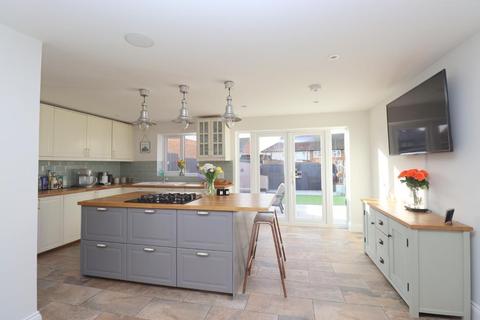 12 Arnold Close, Barton-le-clay, Bedford, MK45 4PD