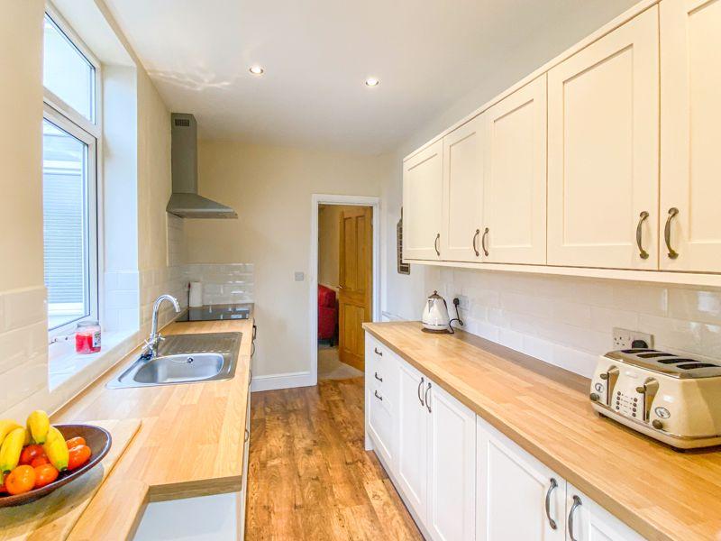 Walsall Road, Great Wyrley, WS6 6HY 2 bed semidetached house £160,000