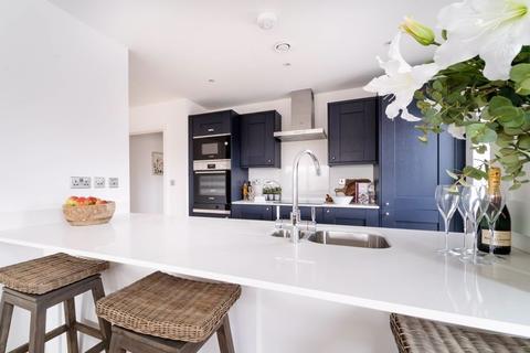 Flat 3, Hildeburgh House, 7 Caldy Road, West Kirby, Wirral, CH48 2HE