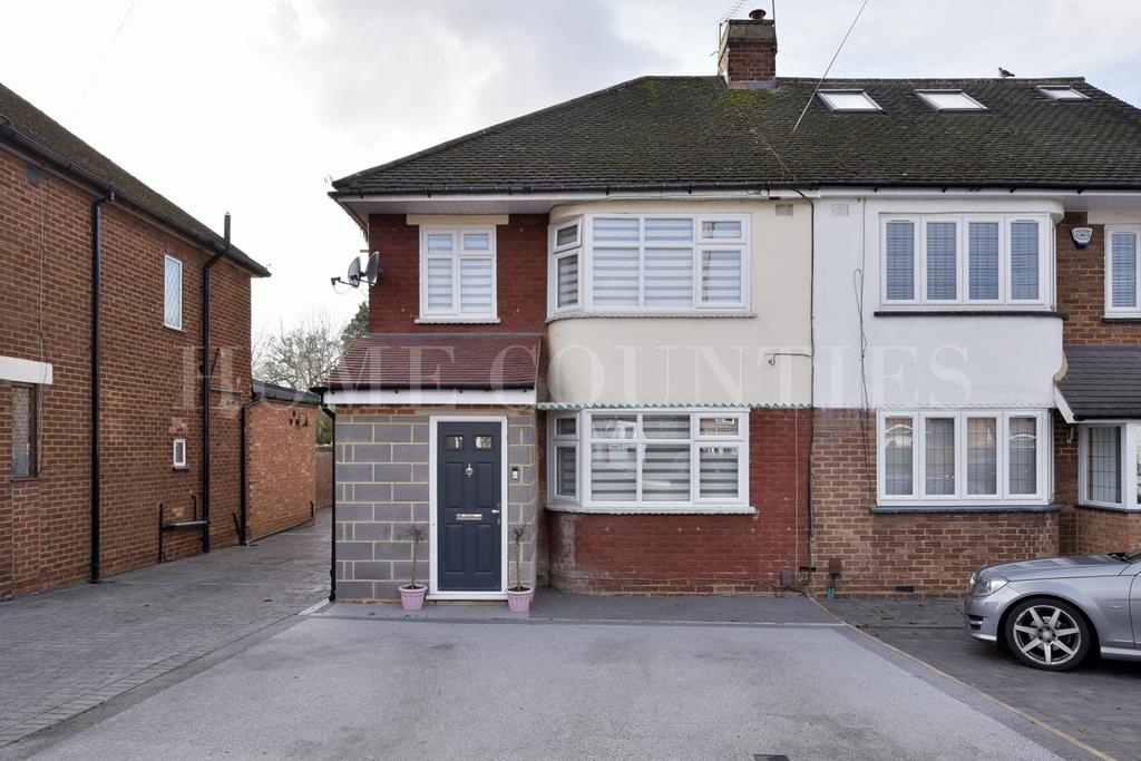 Mimms Hall Road, Potters Bar, EN6 4 bed semidetached house £700,000