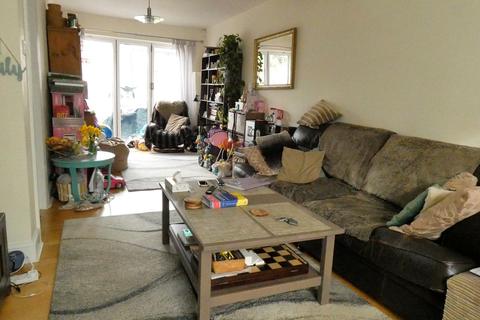 28 Beresford Avenue, London, W7 3AL