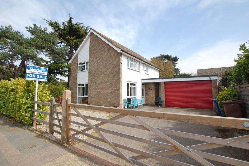 Orsett Village 4 bed detached house for sale £725,000