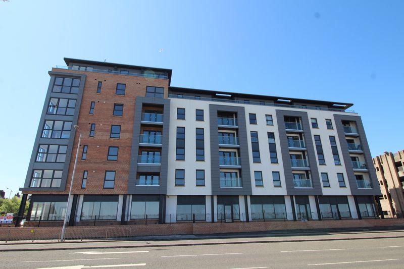 Cannon Court, Kirkcaldy 2 bed flat £695 pcm (£160 pw)