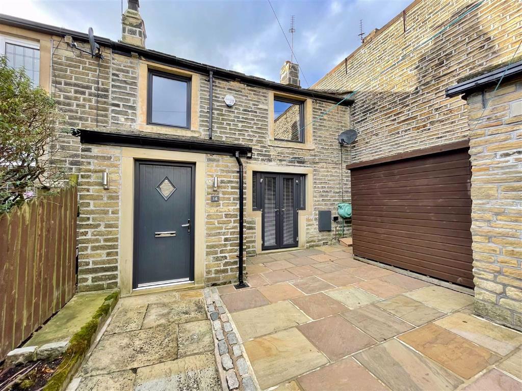 South Parade, Stainland, Halifax, HX4 2 bed cottage £185,000