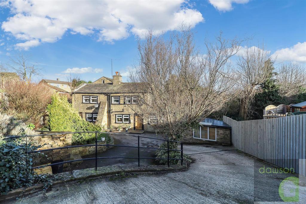 Delf Hill, Rastrick, Brighouse 3 bed detached house £350,000