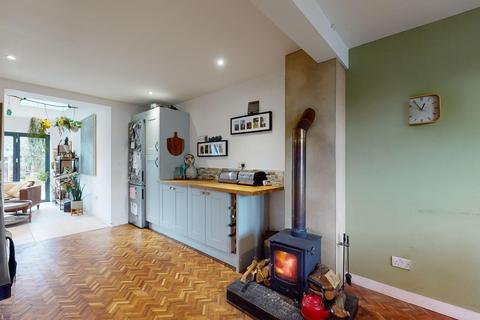 31 Warren Way, Folkestone, CT19 6DT
