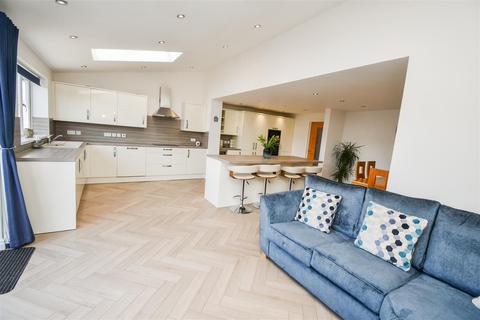 25 Ashgate Road, Willerby, Hull, HU10 6HH