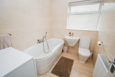 25 Ashgate Road, Willerby, Hull, HU10 6HH