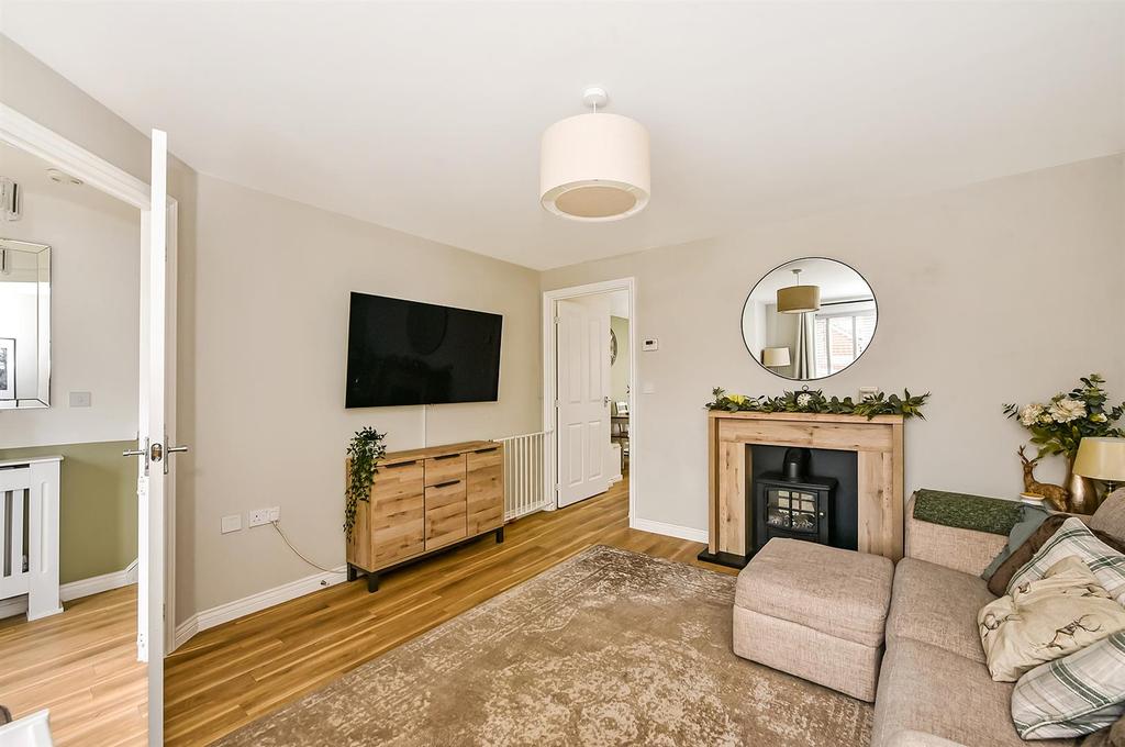 Alder Road, Andover 3 bed semidetached house £325,000