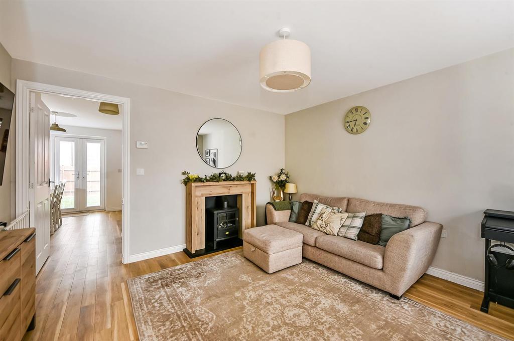 Alder Road, Andover 3 bed semidetached house £325,000