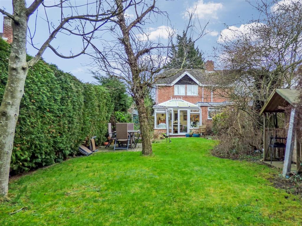 Newbold Road, Wellesbourne 3 bed end of terrace house £265,000