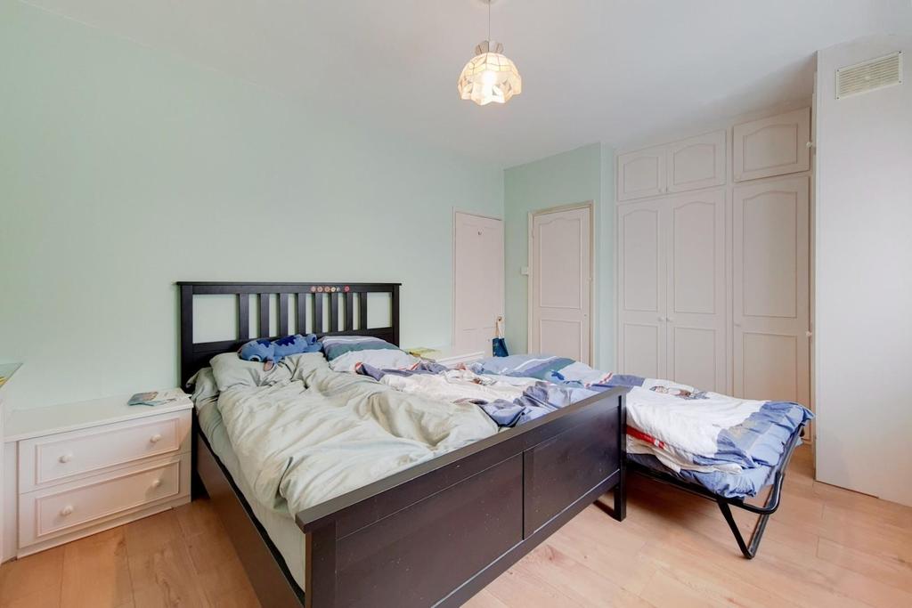 12 Main Bedroom-0.jpg