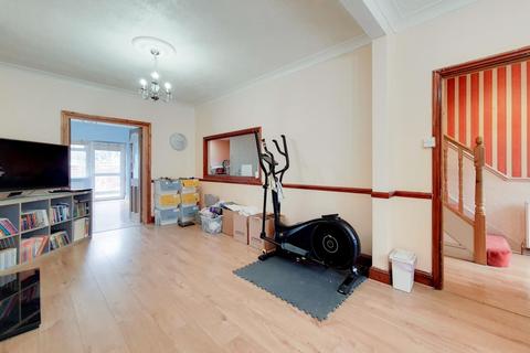 28 Capstone Road, Bromley, BR1 5NB
