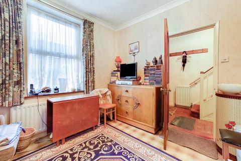 24 Capstone Road, Bromley, BR1 5NB