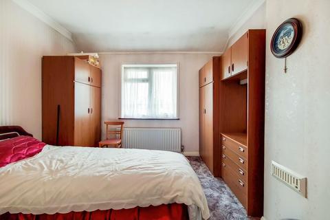 24 Capstone Road, Bromley, BR1 5NB