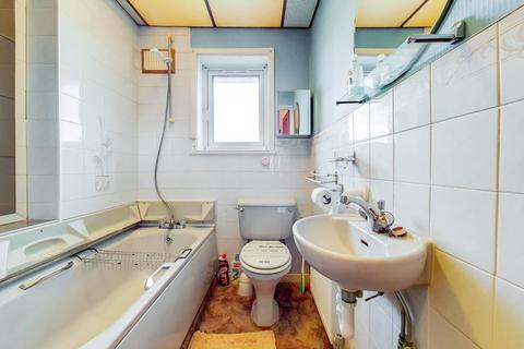 24 Capstone Road, Bromley, BR1 5NB