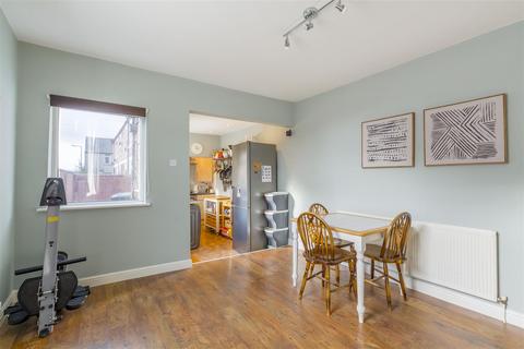 62 Victory Road, Beeston, Nottingham, NG9 1LG