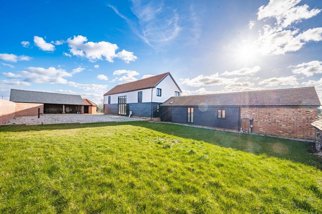 Broxted Road, Great Easton, Dunmow 5 bed barn conversion for sale £