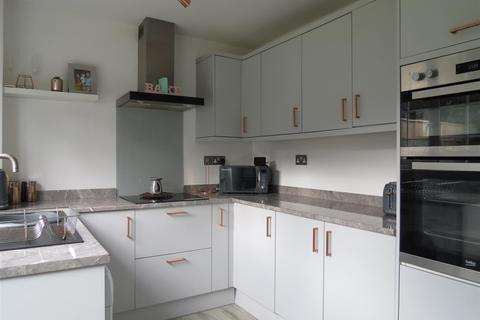 8 The Willows, Bugle, St Austell, PL26 8QZ