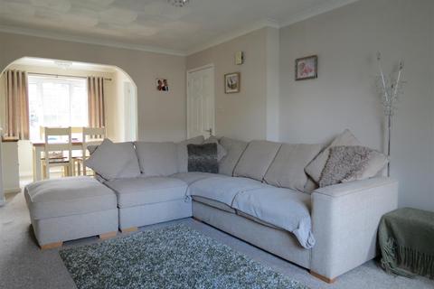 8 The Willows, Bugle, St Austell, PL26 8QZ