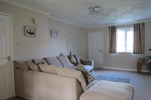 8 The Willows, Bugle, St Austell, PL26 8QZ