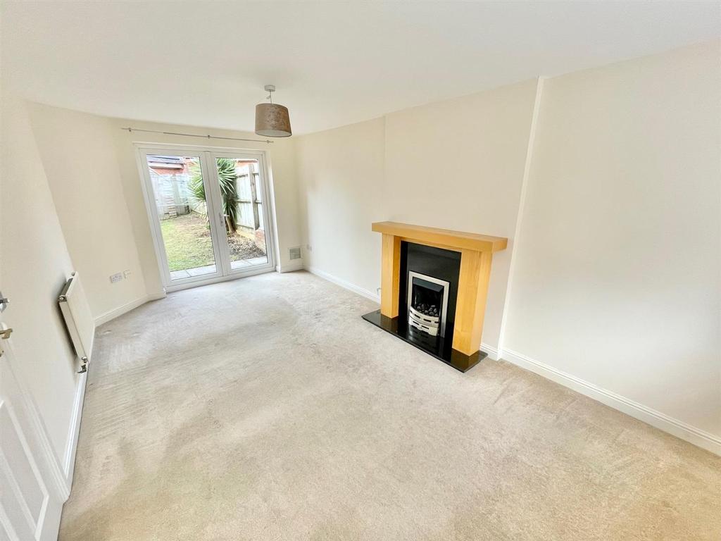Curlew Drive, Chippenham 3 bed semidetached house £275,000