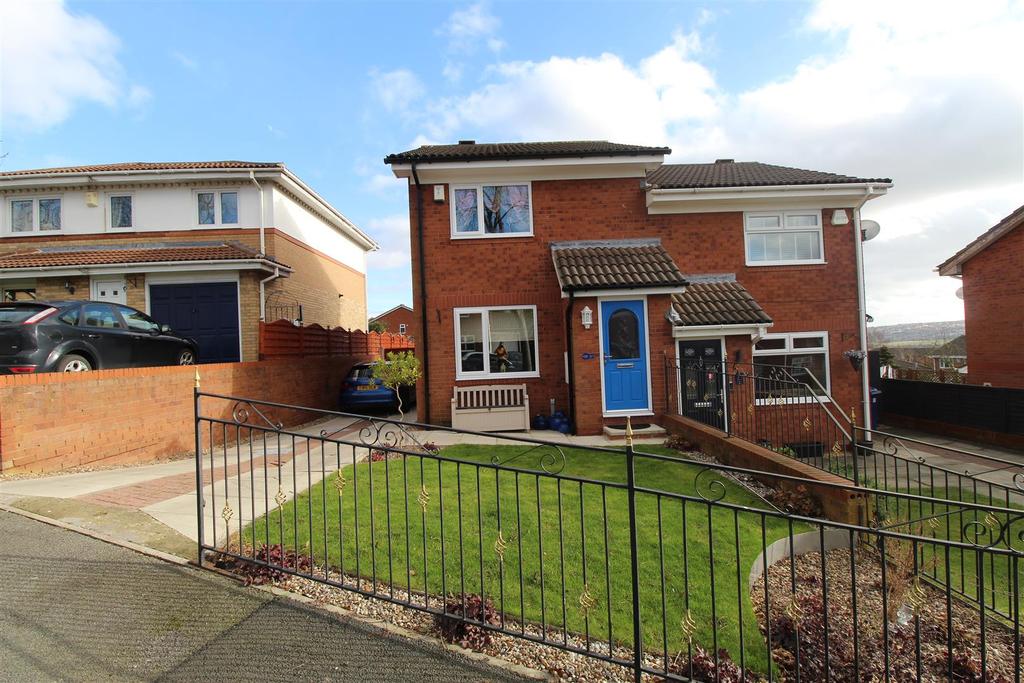 Cherry Hills, Darton, Barnsley. S75 5NZ 3 bed semidetached house £