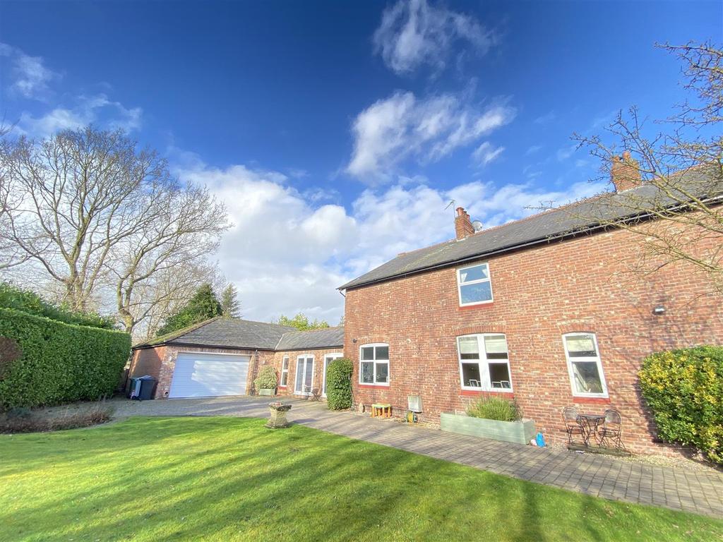 Lacey Green, Wilmslow 3 bed semidetached house £850,000