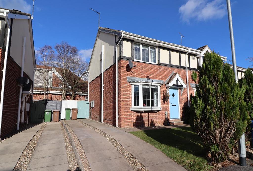 Centurion Way, Brough 3 bed semidetached house £197,500