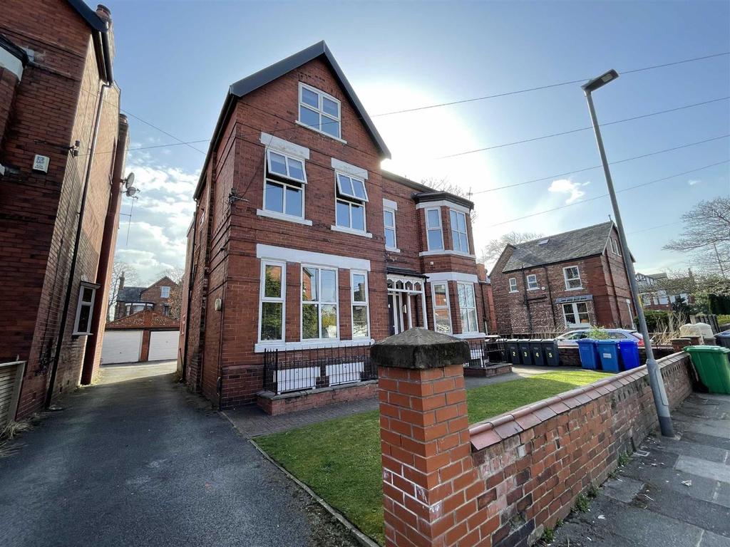 Ellesmere Road, Chorlton 2 bed apartment £995 pcm (£230 pw)