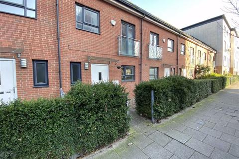 142 Broughton Lane, Salford, M7 1UF