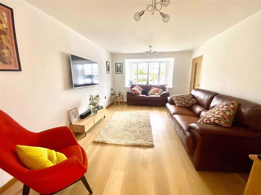 Spacious Lounge (front)