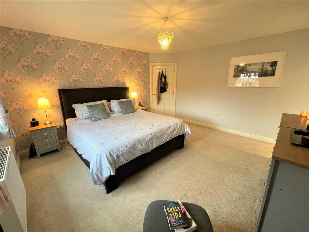 Principle bedroom suite