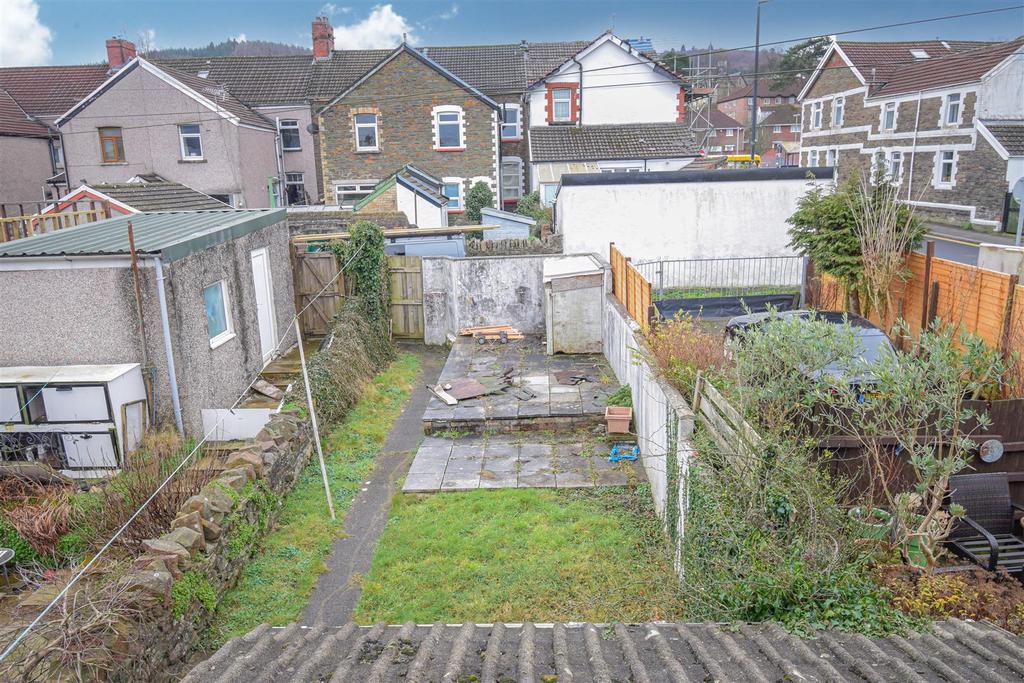 Bartlett Street, Caerphilly 3 bed terraced house £175,000