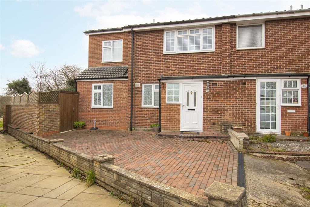 Cowles, Cheshunt 4 bed end of terrace house £580,000