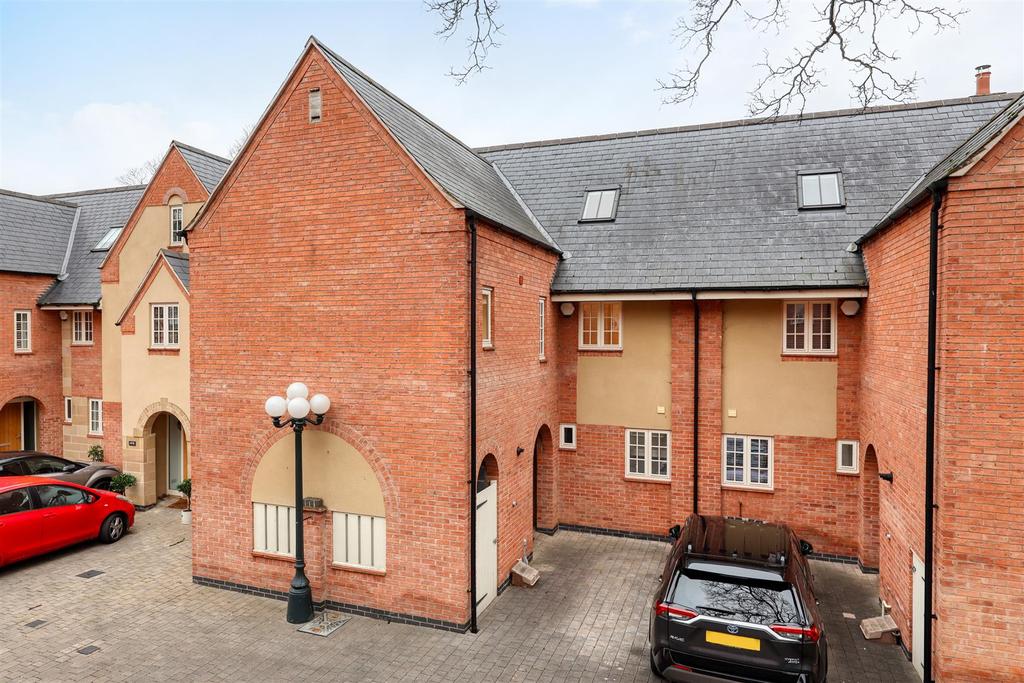 All Saints View, Loughborough 3 bed townhouse £350,000