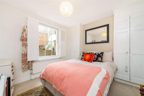 1 bedroom flat to rent, Battersea Bridge Road, London, SW11