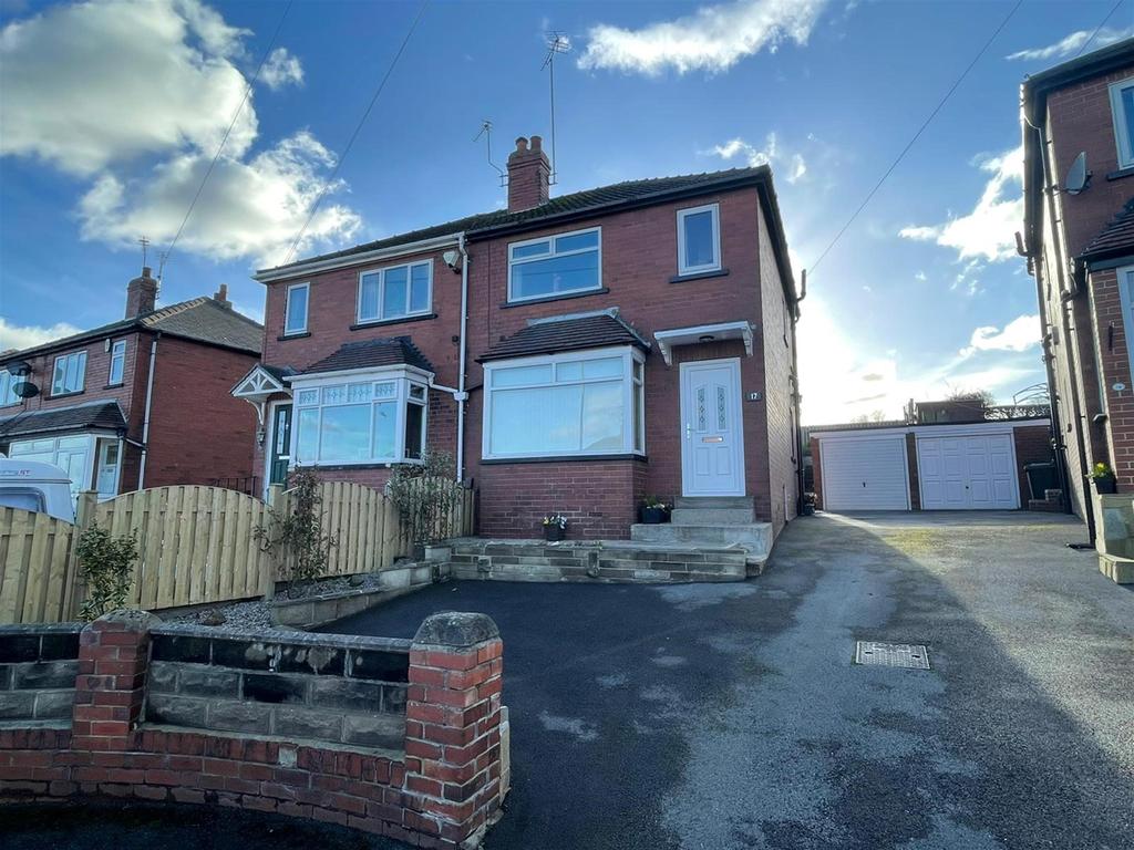 Hare Park Mount, Farnley, LS12 2 bed semidetached house £230,000