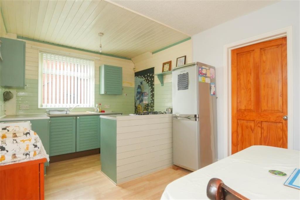 Hare Park Mount, Farnley, LS12 5LR 3 bed semidetached house £199,950