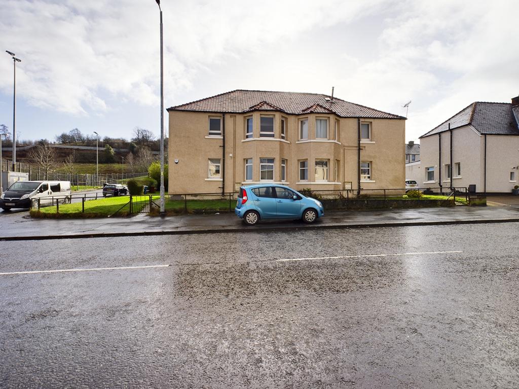 Dunlop Street, Greenock, PA16 2 bed flat £85,000