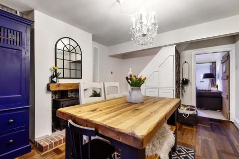121 Kings Road, Godalming, GU7 3EU