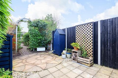 121 Kings Road, Godalming, GU7 3EU