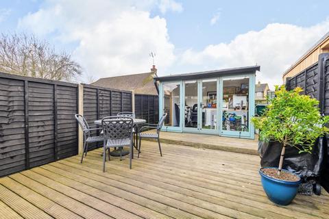 121 Kings Road, Godalming, GU7 3EU