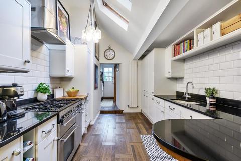 121 Kings Road, Godalming, GU7 3EU