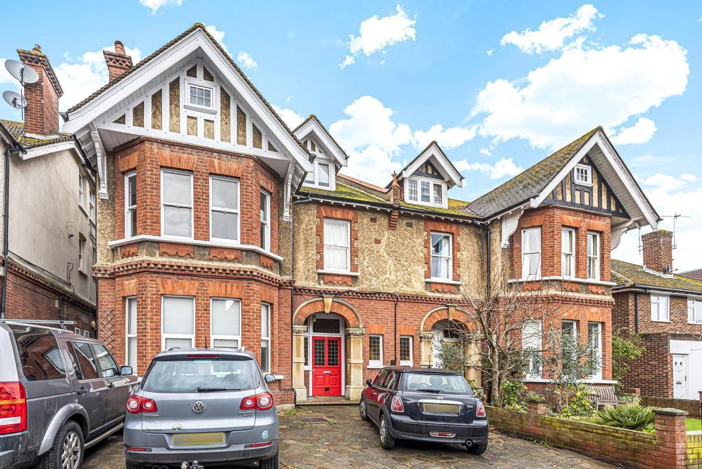 Vicarage Road, Hampton Wick, Kingston Upon Thames, KT1 1 bed flat £