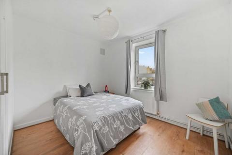 4 bedroom flat to rent, Horton House, Vauxhall, SW8