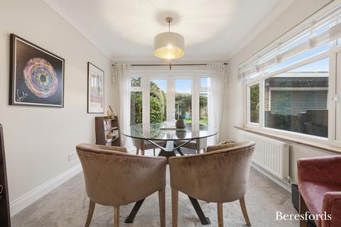 3 bedroom semi-detached house for sale, Long Ridings Avenue, Hutton, CM13