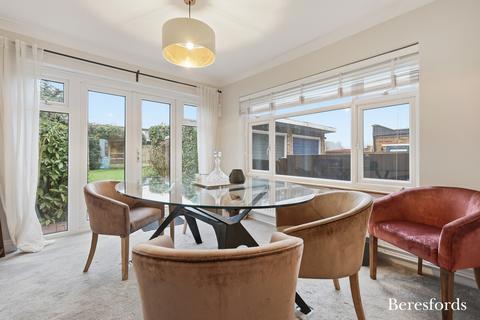 3 bedroom semi-detached house for sale, Long Ridings Avenue, Hutton, CM13