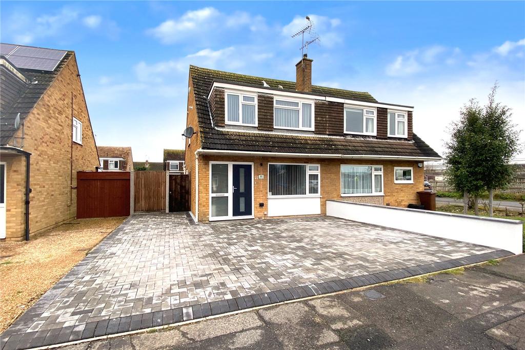 Burwash Close, East Preston, West Sussex 3 bed semidetached house £