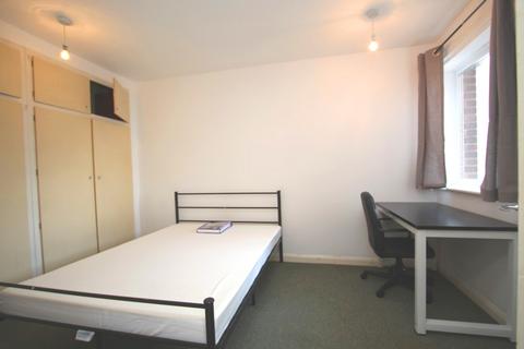 3 bedroom maisonette to rent, Gloucester Road, Kingston upon Thames KT1
